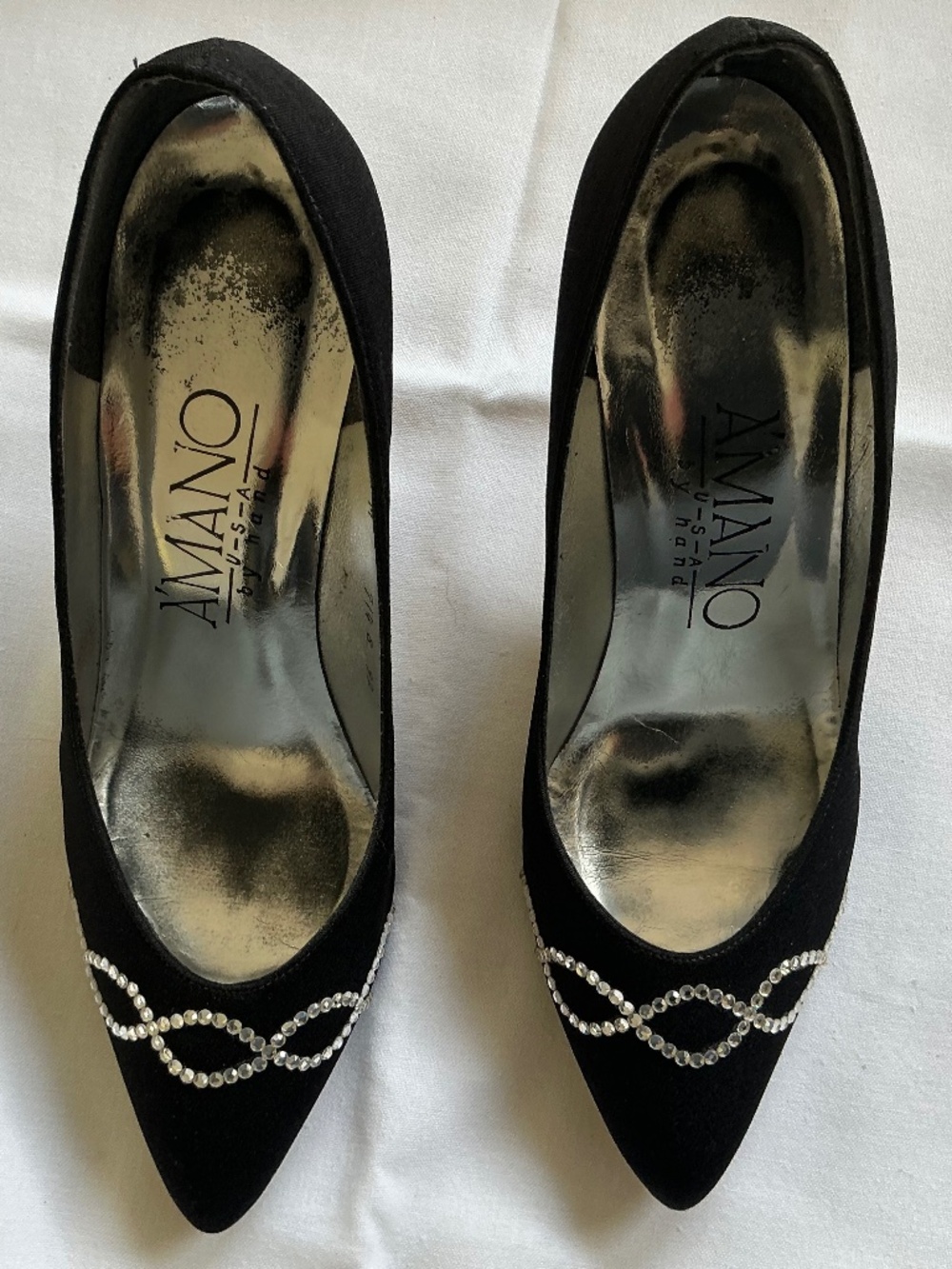 Amani rhinestone black pumps